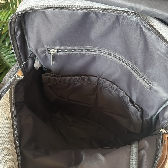 Brand New Eddie Bauer Cascade Back Pack Diaper Bag Two Tone Gray Organizer - Picture 11 of 16